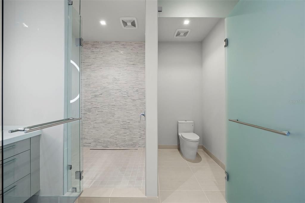 1591 Gulf Of Mexico Drive, Unit 413, Longboat Key, FL 34228 Photo