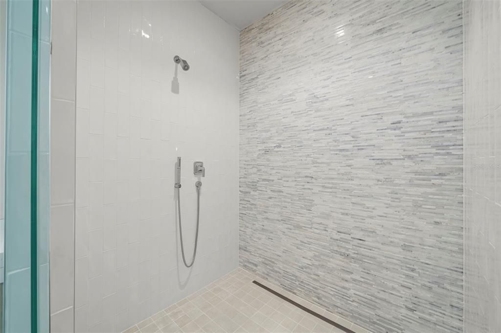 1591 Gulf Of Mexico Drive, Unit 413, Longboat Key, FL 34228 Photo