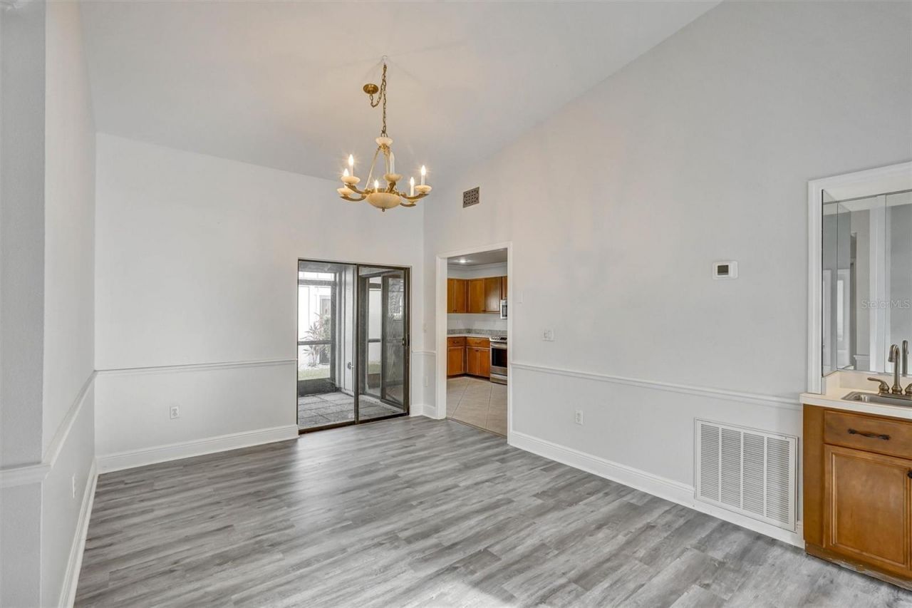 7861 Pine Trace Drive, Unit 7861, Sarasota, FL 34243 Photo