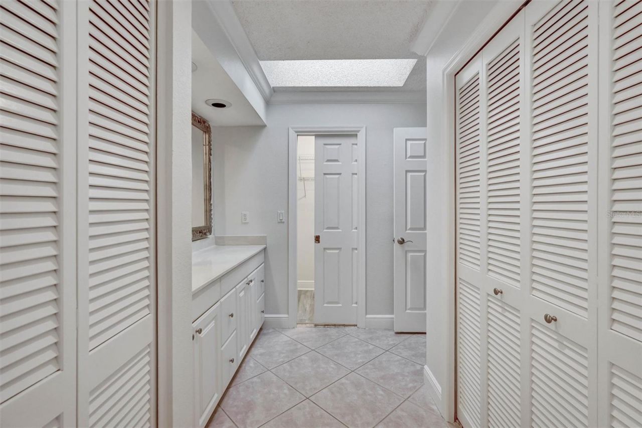 7861 Pine Trace Drive, Unit 7861, Sarasota, FL 34243 Photo