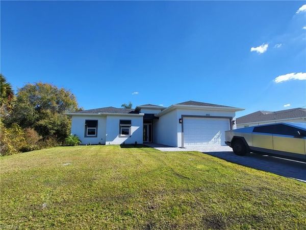 6022 Thrush AVE, FORT MYERS, FL 33905