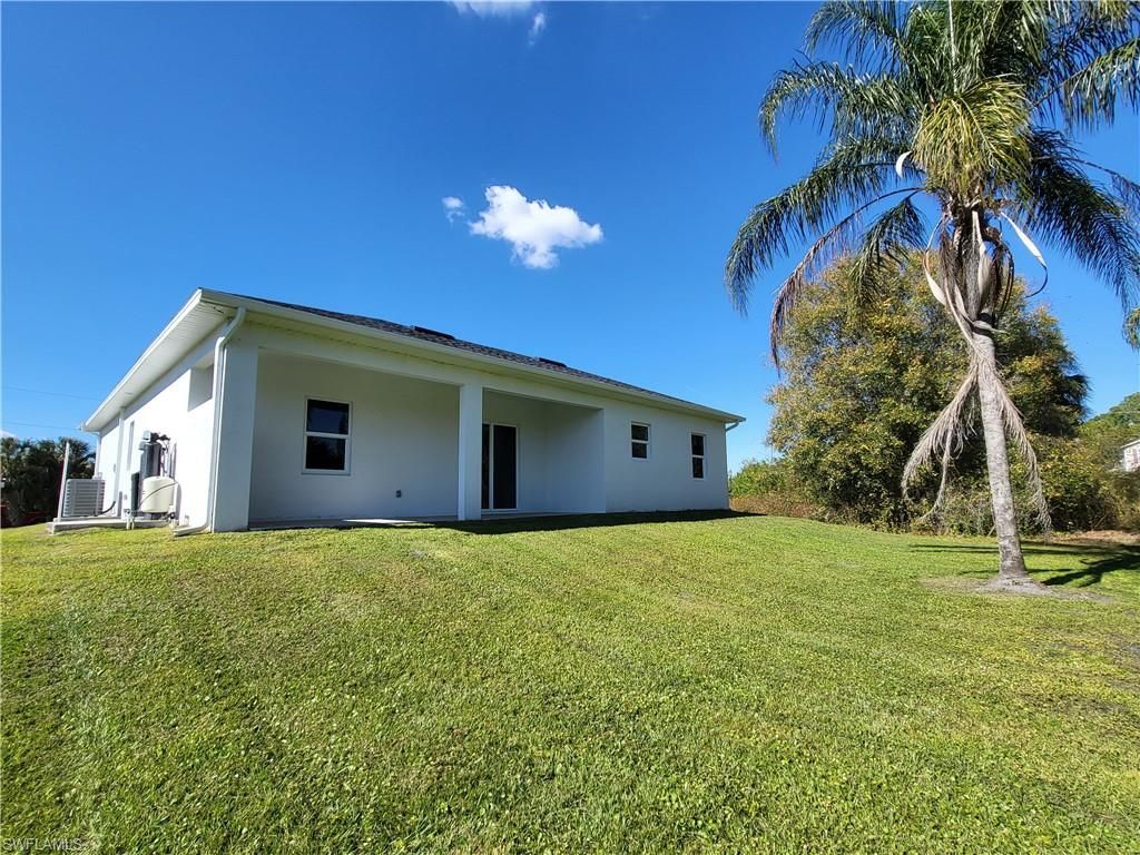 6022 Thrush Ave, Fort Myers, FL 33905 Photo