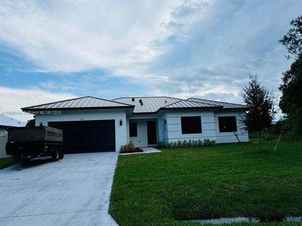 755 Alton Cir, Port St. Lucie, FL 34953