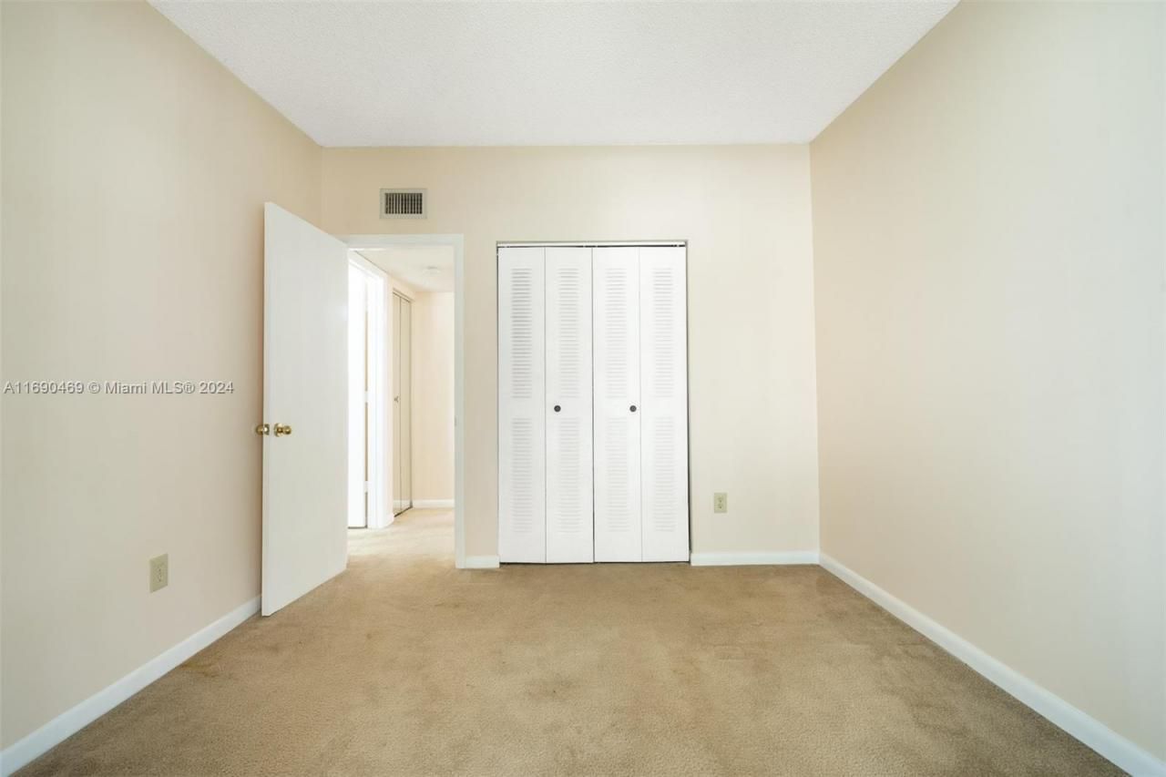 10869 W Clairmont Cir, Unit 209, Tamarac, FL 33321 Photo