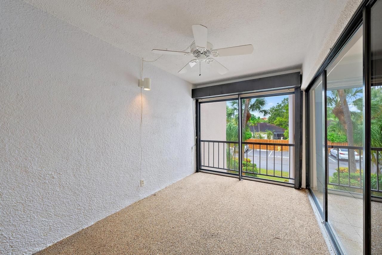 1660 Twelve Oaks Way, Unit 205, North Palm Beach, FL 33408 Photo