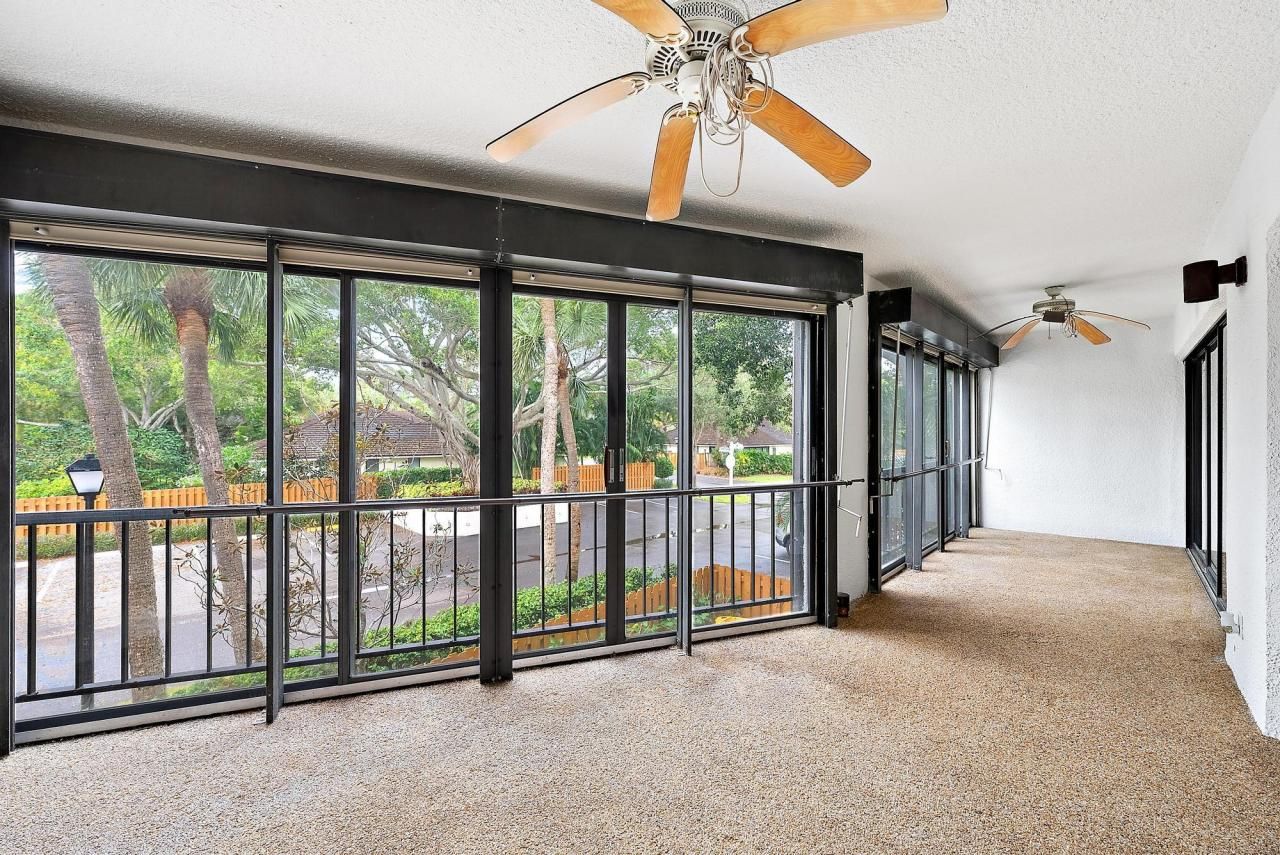 1660 Twelve Oaks Way, Unit 205, North Palm Beach, FL 33408 Photo