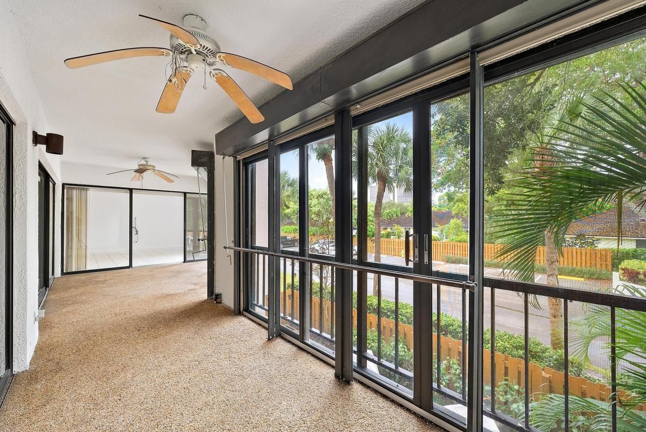 1660 Twelve Oaks Way, Unit 205, North Palm Beach, FL 33408 Photo