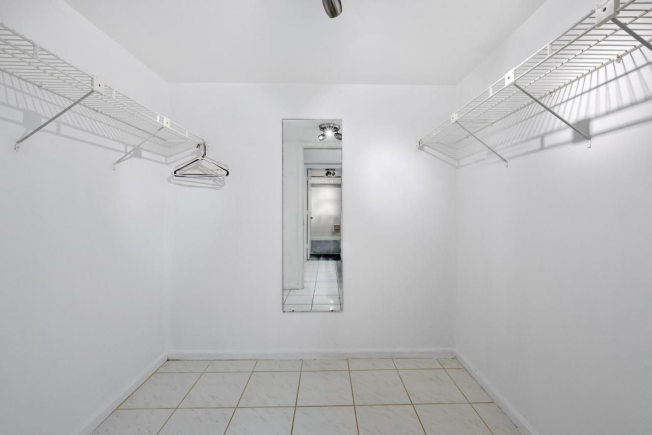 1660 Twelve Oaks Way, Unit 205, North Palm Beach, FL 33408 Photo