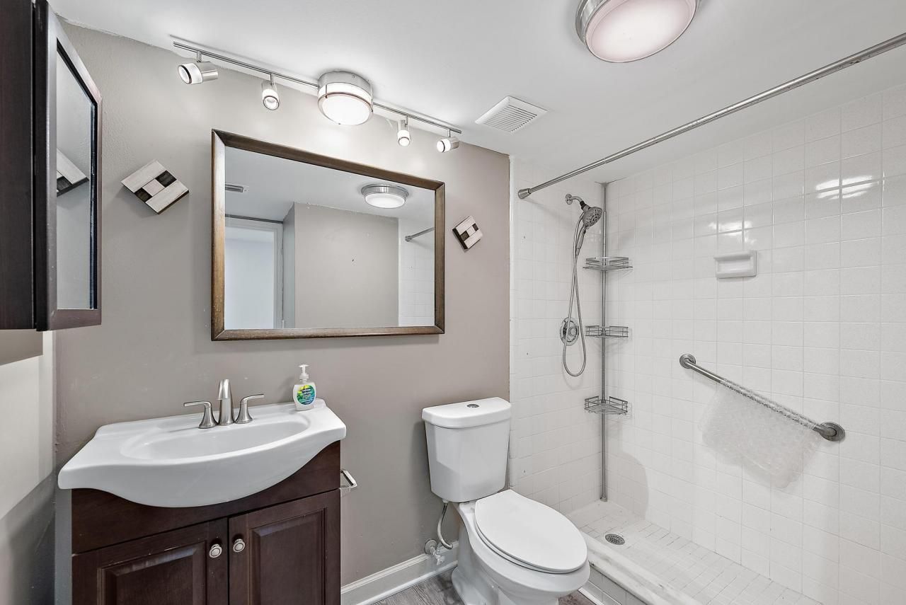 1660 Twelve Oaks Way, Unit 205, North Palm Beach, FL 33408 Photo