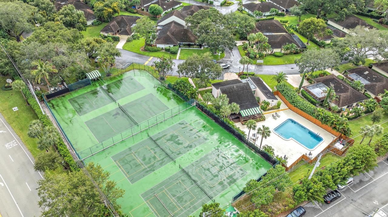 1660 Twelve Oaks Way, Unit 205, North Palm Beach, FL 33408 Photo