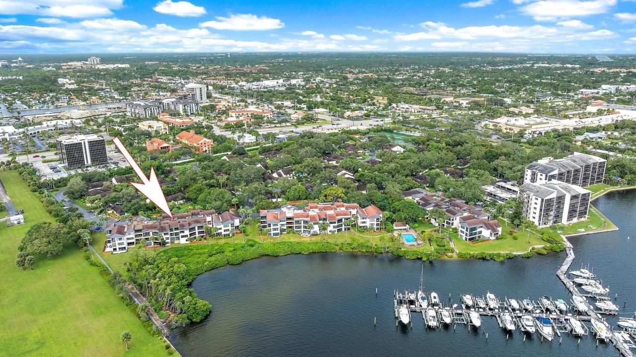 1660 Twelve Oaks Way, Unit 205, North Palm Beach, FL 33408 Photo