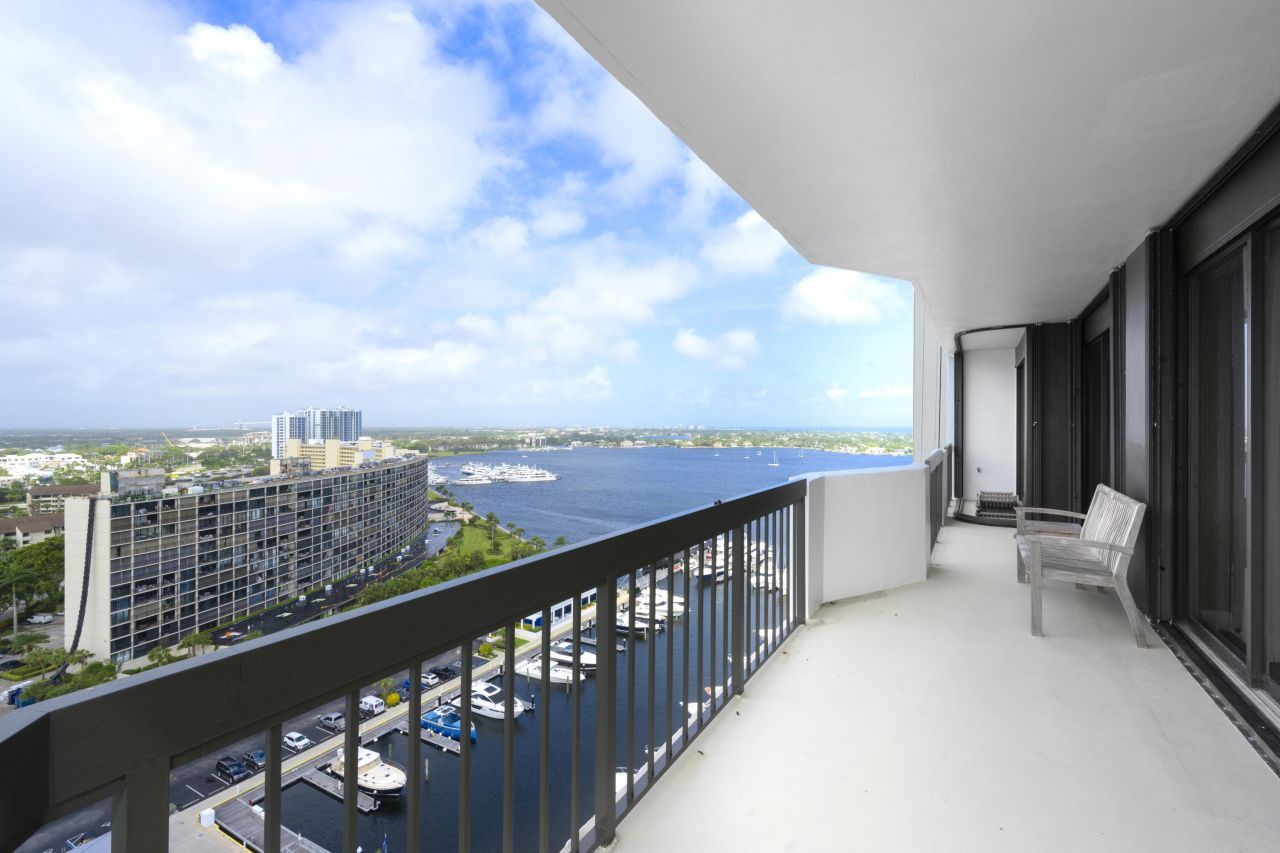108 Lakeshore Drive, Unit T-38, North Palm Beach, FL 33408 Photo