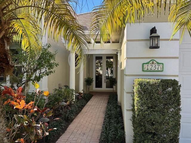 1237 River Reach Drive, Vero Beach, FL 32967 Photo