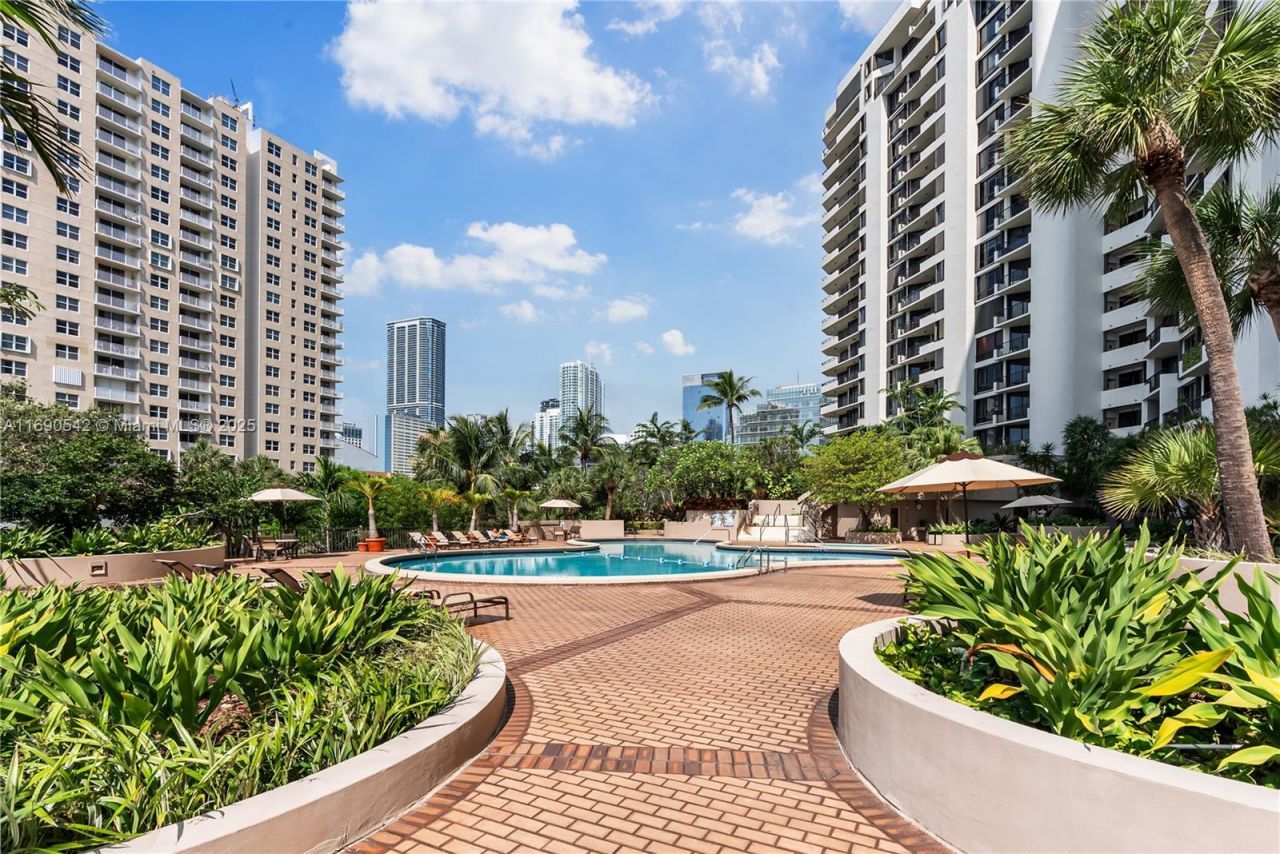 520 Brickell Key Dr, Unit A1812, Miami, FL 33131 Photo
