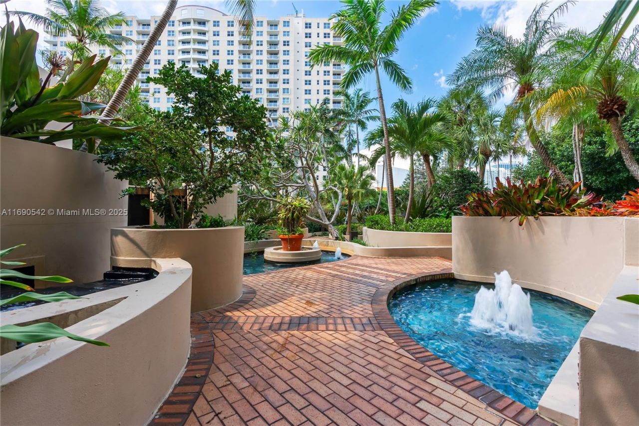 520 Brickell Key Dr, Unit A1812, Miami, FL 33131 Photo