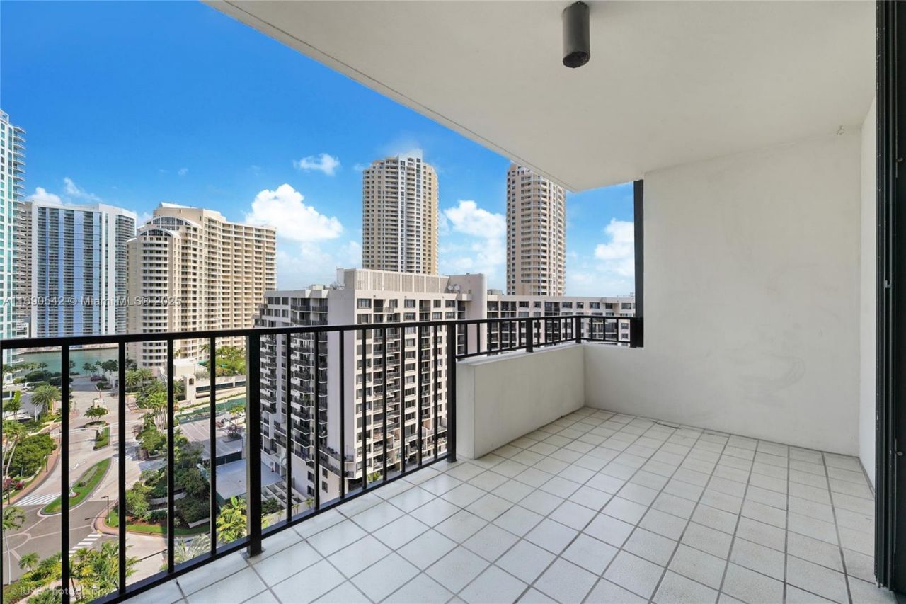 520 Brickell Key Dr, Unit A1812, Miami, FL 33131 Photo