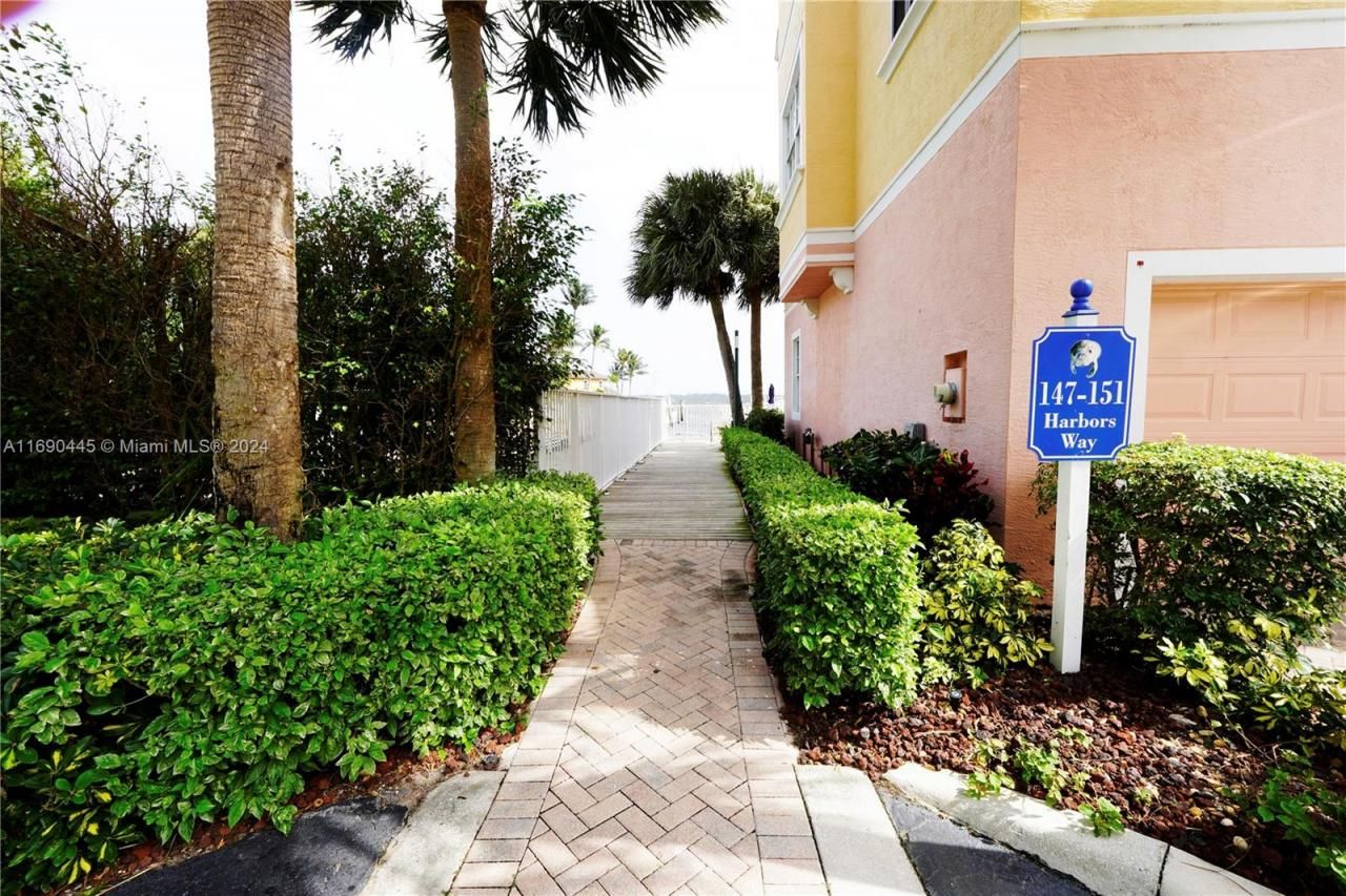 123 Harbors Way, Boynton Beach, FL 33435 Photo