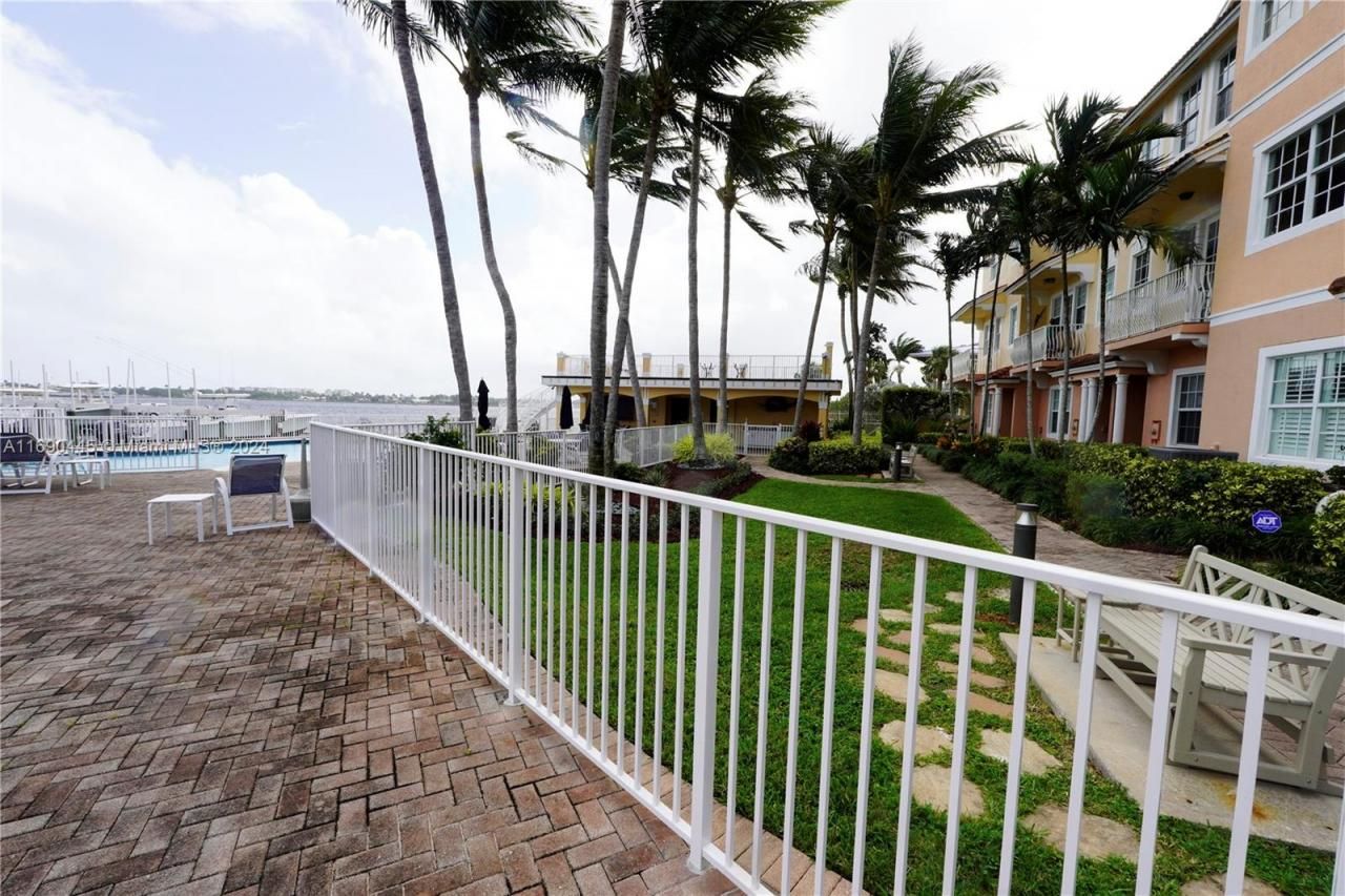 123 Harbors Way, Boynton Beach, FL 33435 Photo