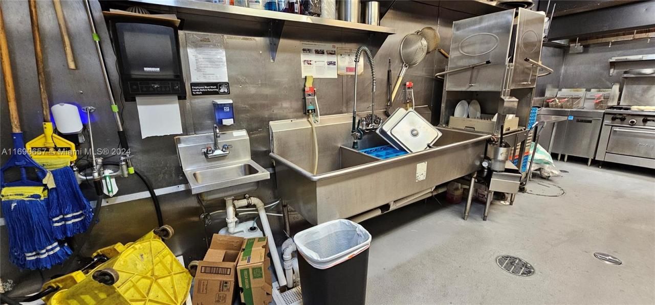 18146 Collins Ave, Sunny Isles Beach, FL 33160 Photo