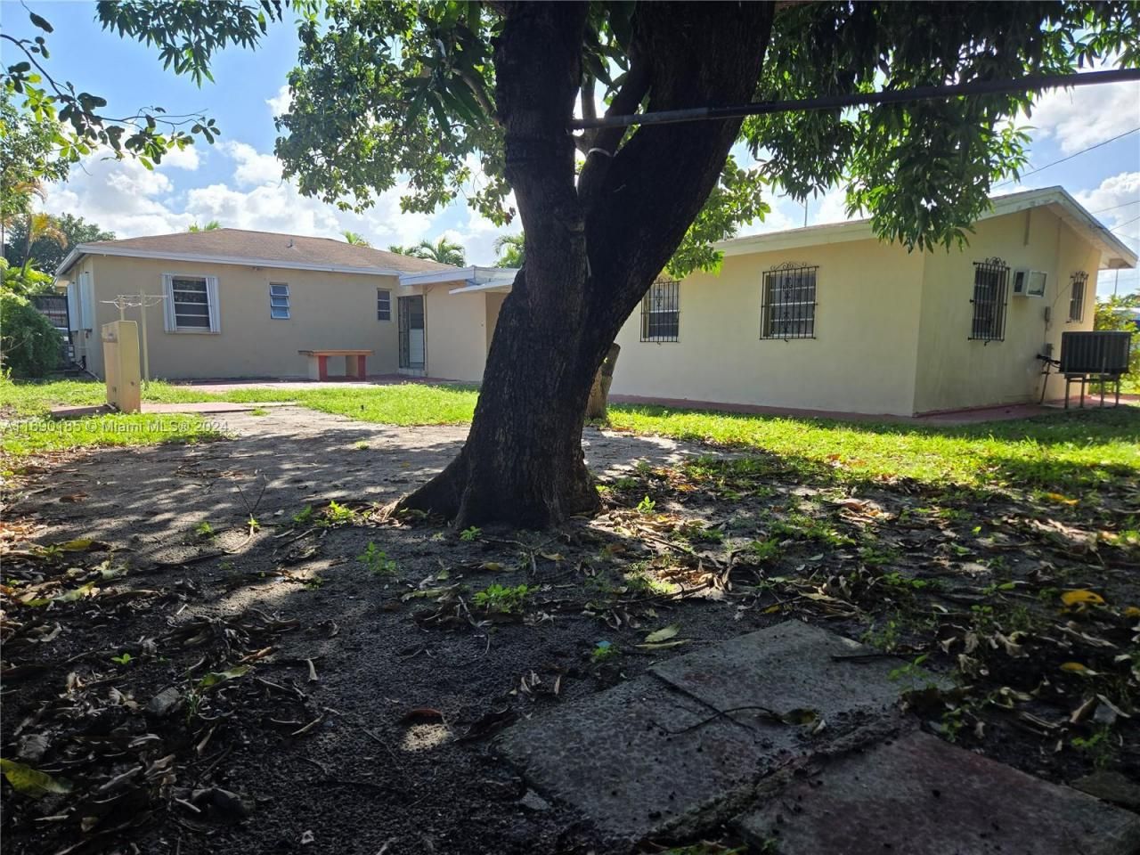 961 E 32nd St, Hialeah, FL 33013 Photo