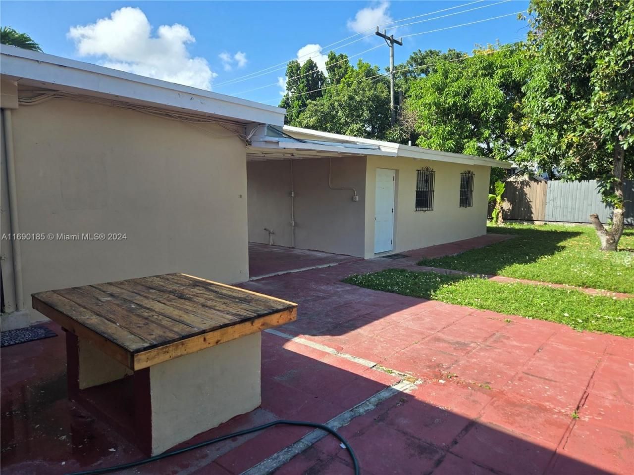961 E 32nd St, Hialeah, FL 33013 Photo
