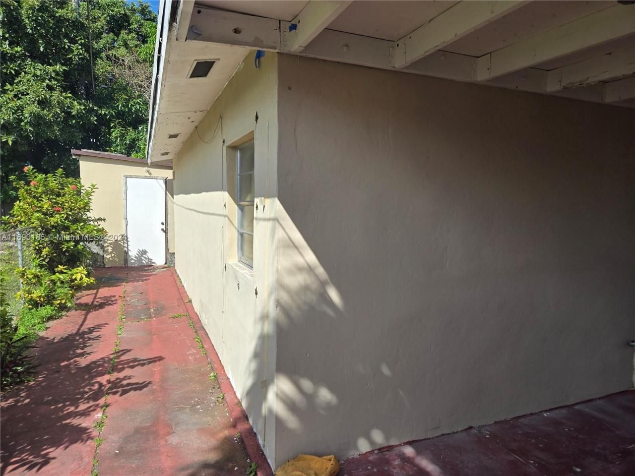 961 E 32nd St, Hialeah, FL 33013 Photo