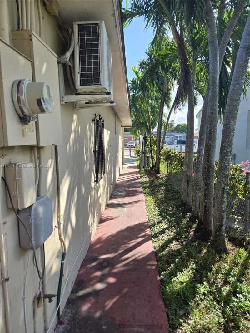 961 E 32nd St, Hialeah, FL 33013 Photo