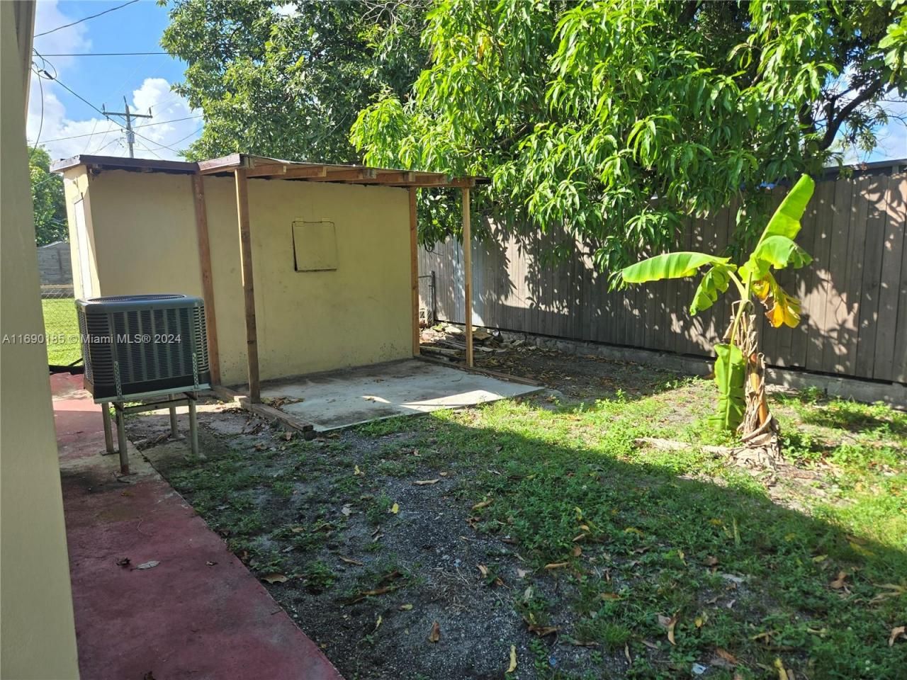 961 E 32nd St, Hialeah, FL 33013 Photo