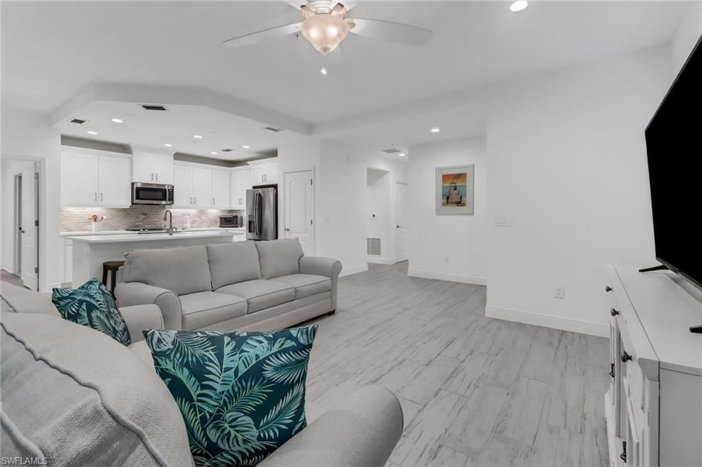 6953 Avalon Cir, Unit 1801, Naples, FL 34112 Photo