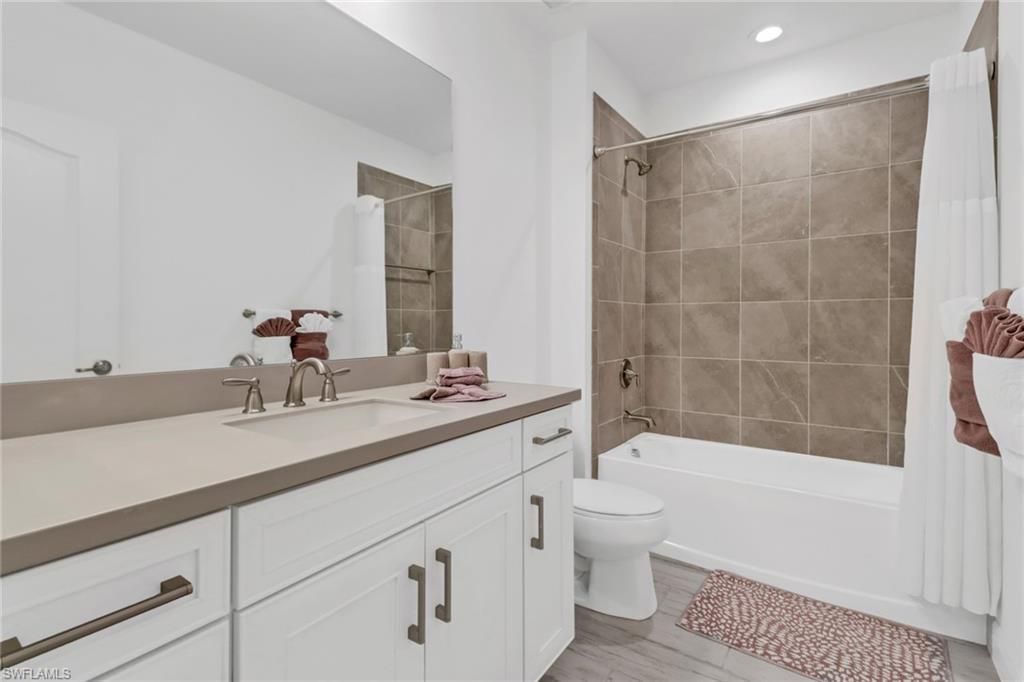 6953 Avalon Cir, Unit 1801, Naples, FL 34112 Photo