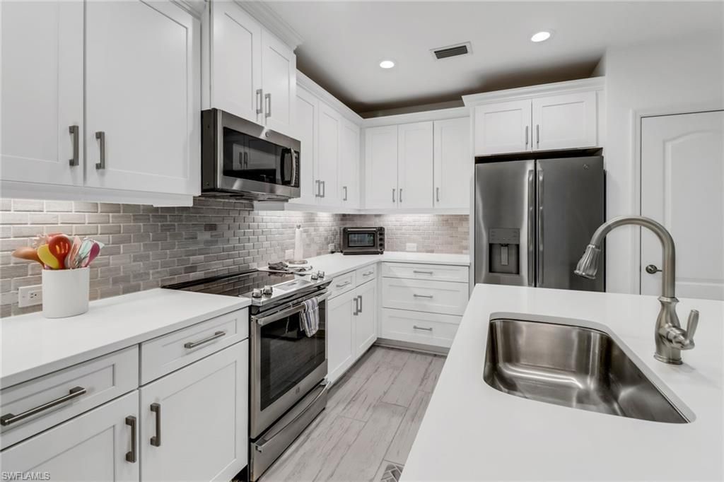 6953 Avalon Cir, Unit 1801, Naples, FL 34112 Photo