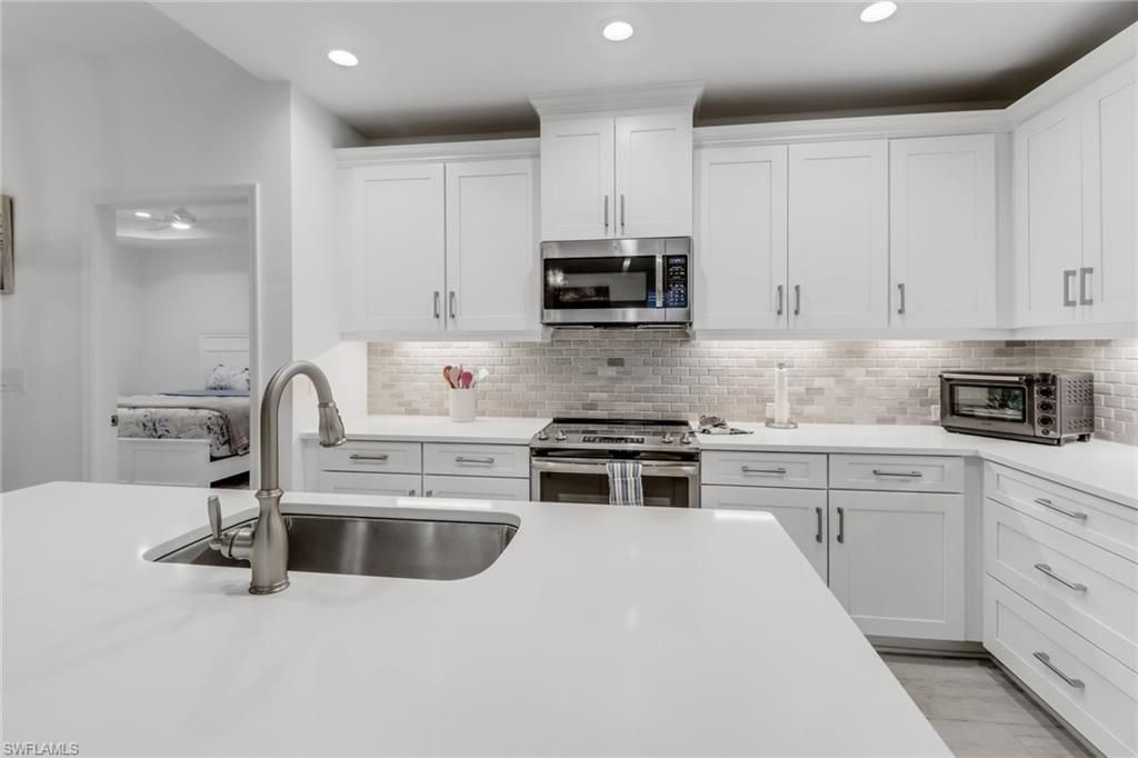 6953 Avalon Cir, Unit 1801, Naples, FL 34112 Photo