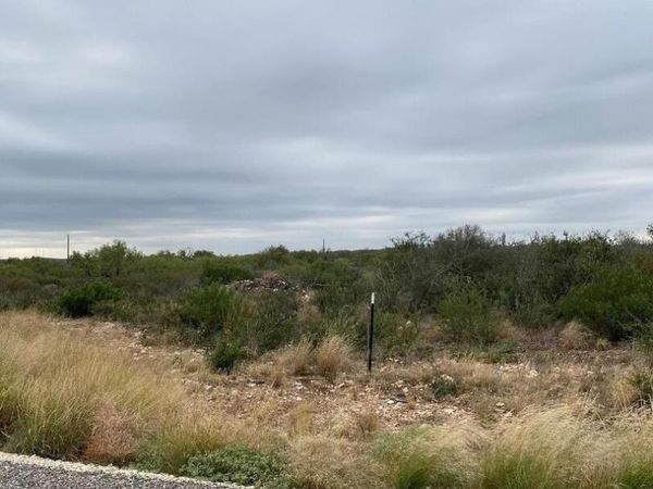 30 ROCKY HILLS CIR, Uvalde, TX 78801