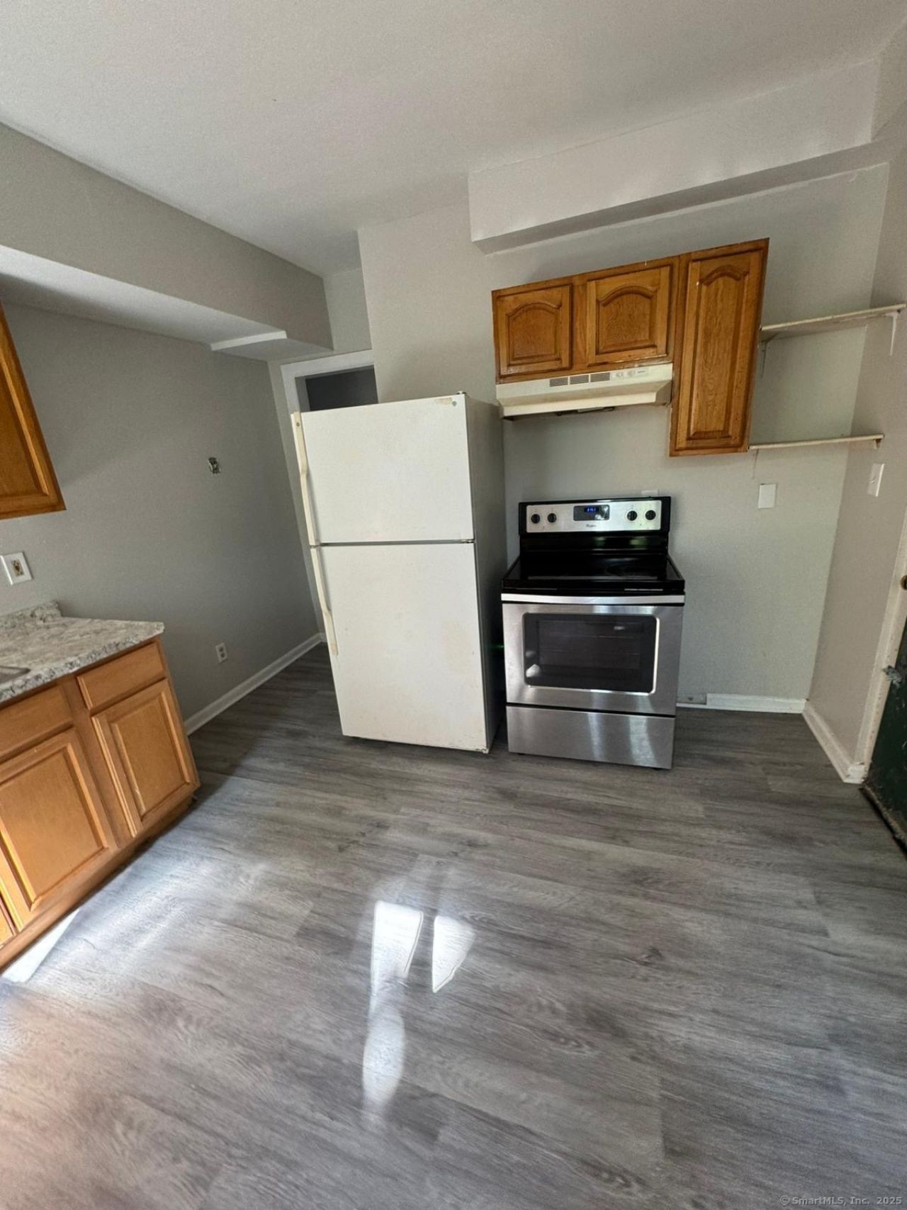 1071 Pembroke, Unit 2E, Bridgeport, CT 06608 Main Photo