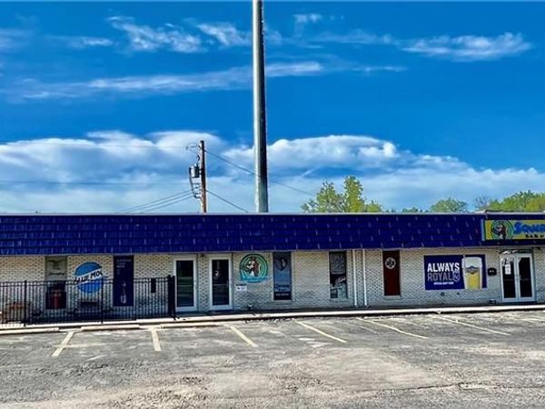 4545 N Brighton Avenue, Kansas City, MO 64117