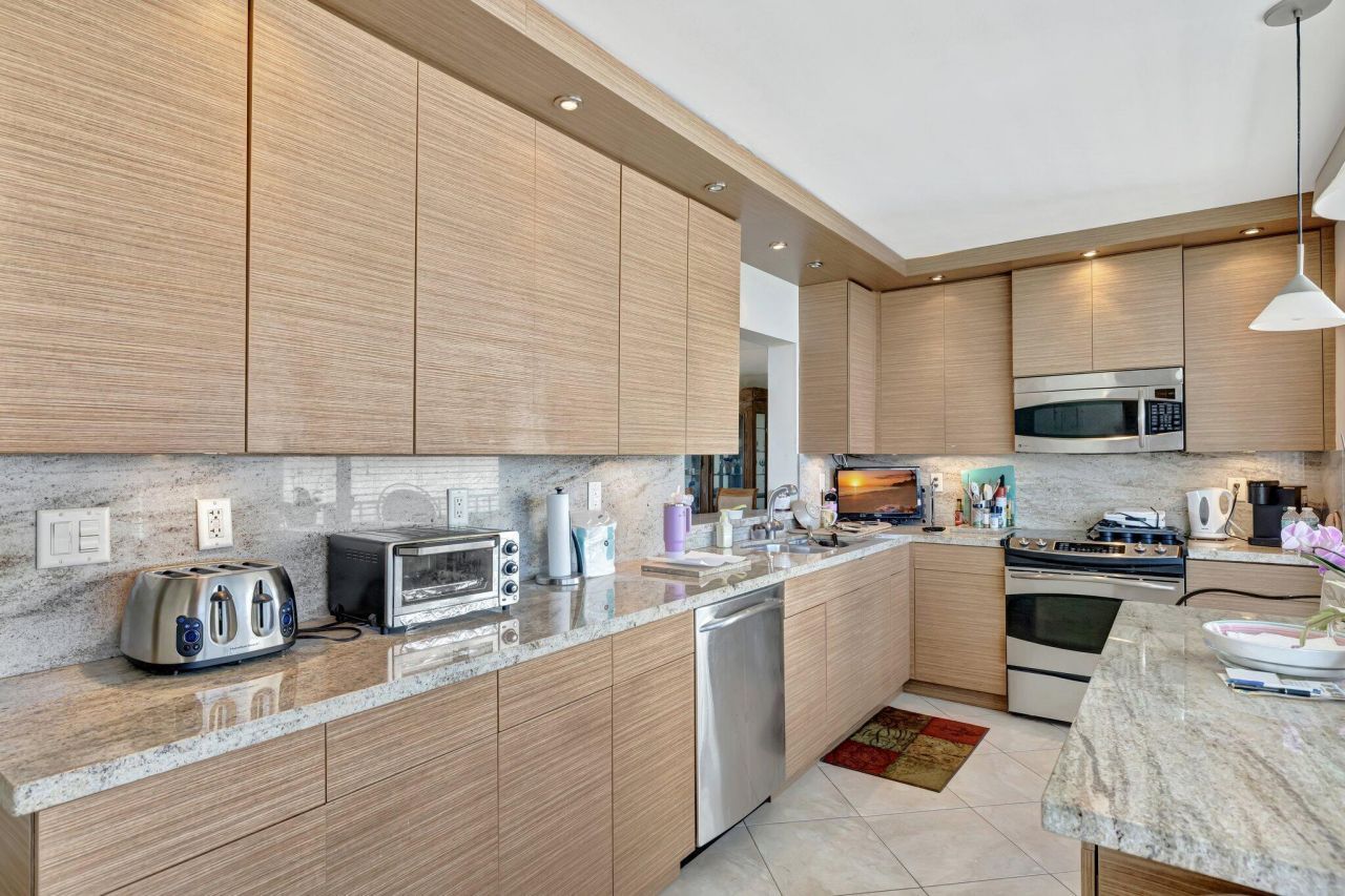 521 N Riverside Drive, Unit 1207, Pompano Beach, FL 33062 Photo