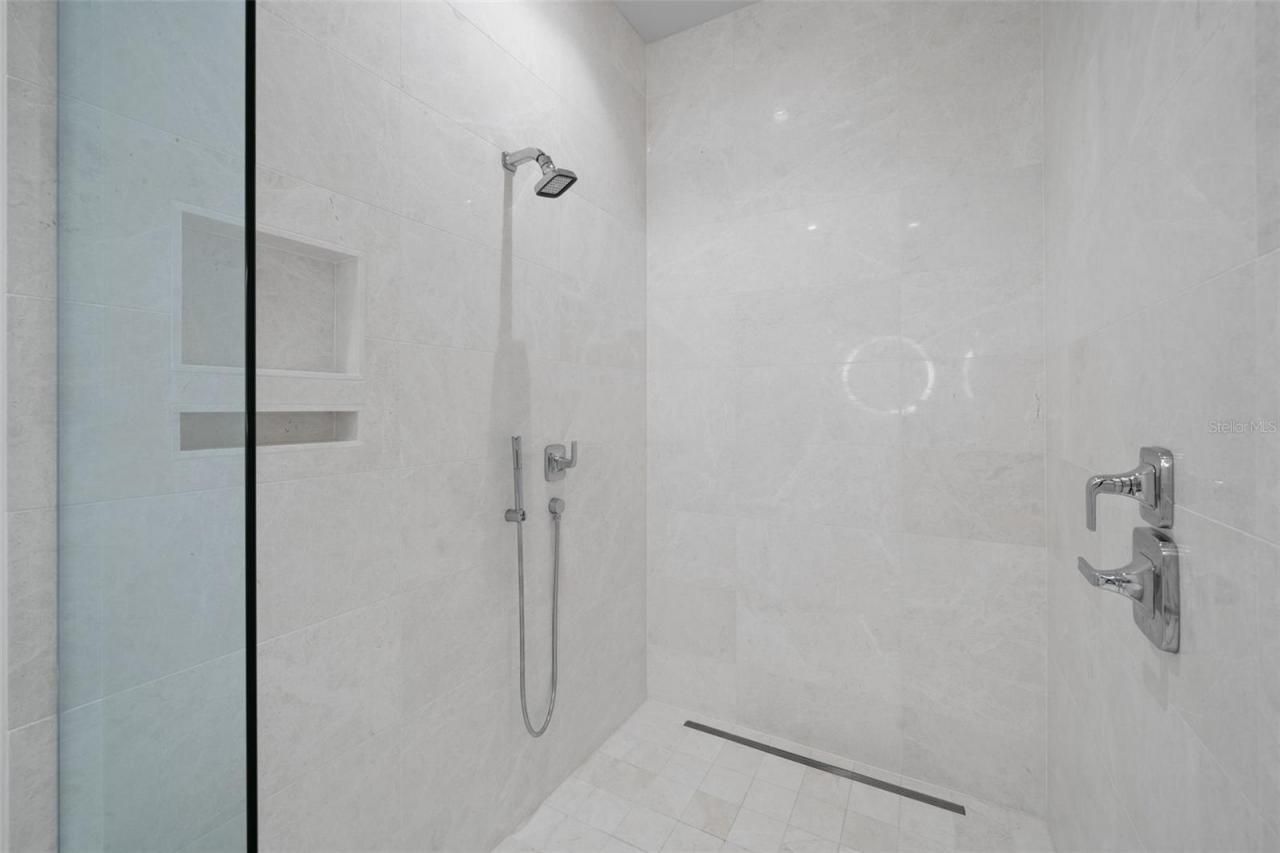 1591 Gulf Of Mexico Drive, Unit 515, Longboat Key, FL 34228 Photo