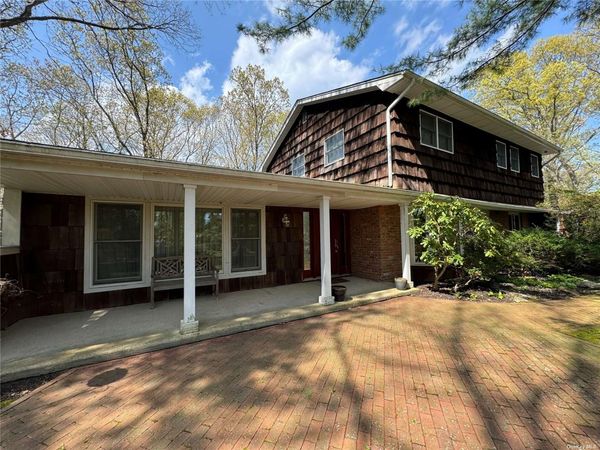 25 Cottontail Road, Melville, NY 11747