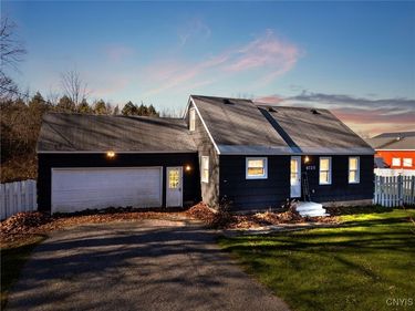 8725 Caughdenoy Road, Clay, NY 13041