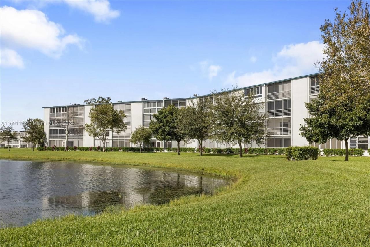 1042 Lincoln C, Unit 1042, Boca Raton, FL 33434 Photo