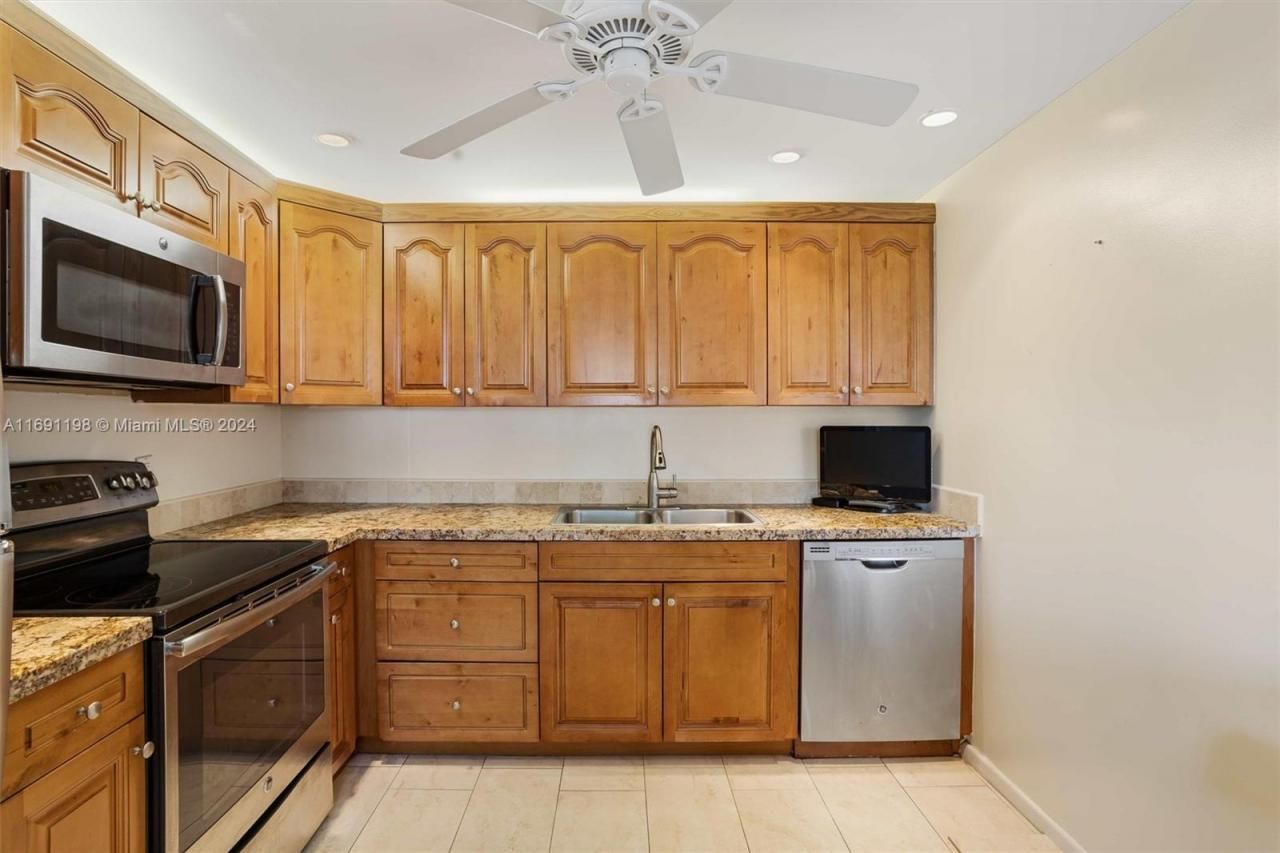 1042 Lincoln C, Unit 1042, Boca Raton, FL 33434 Photo