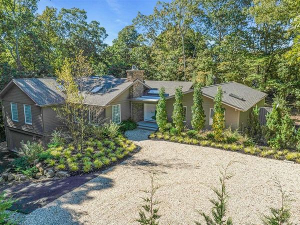 16 Rsmorw Court, Hampton Bays, NY 11946
