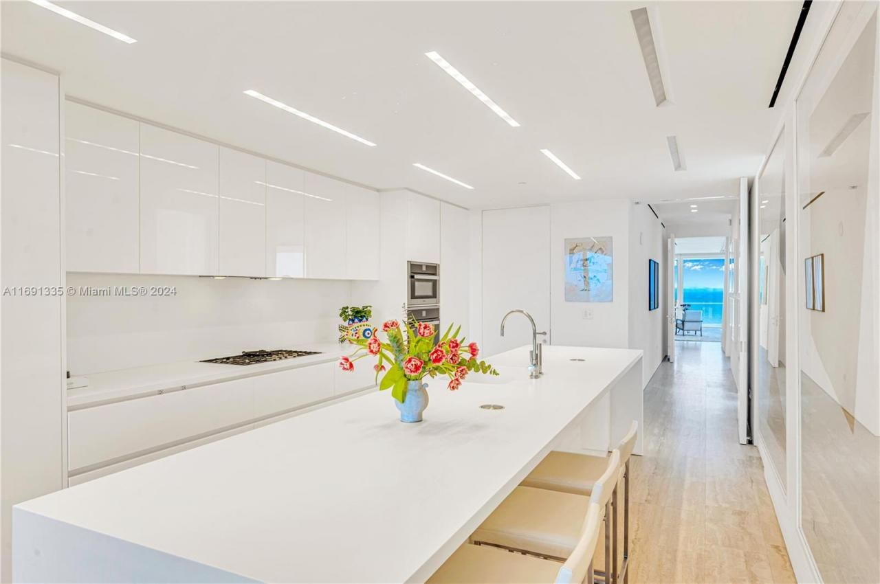 9111 Collins Ave, Unit N-PH6, Surfside, FL 33154 Photo