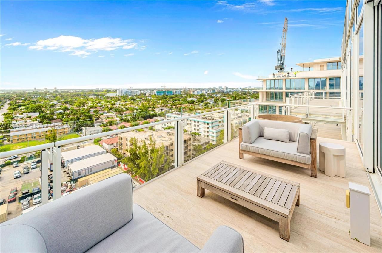 9111 Collins Ave, Unit N-PH6, Surfside, FL 33154 Photo