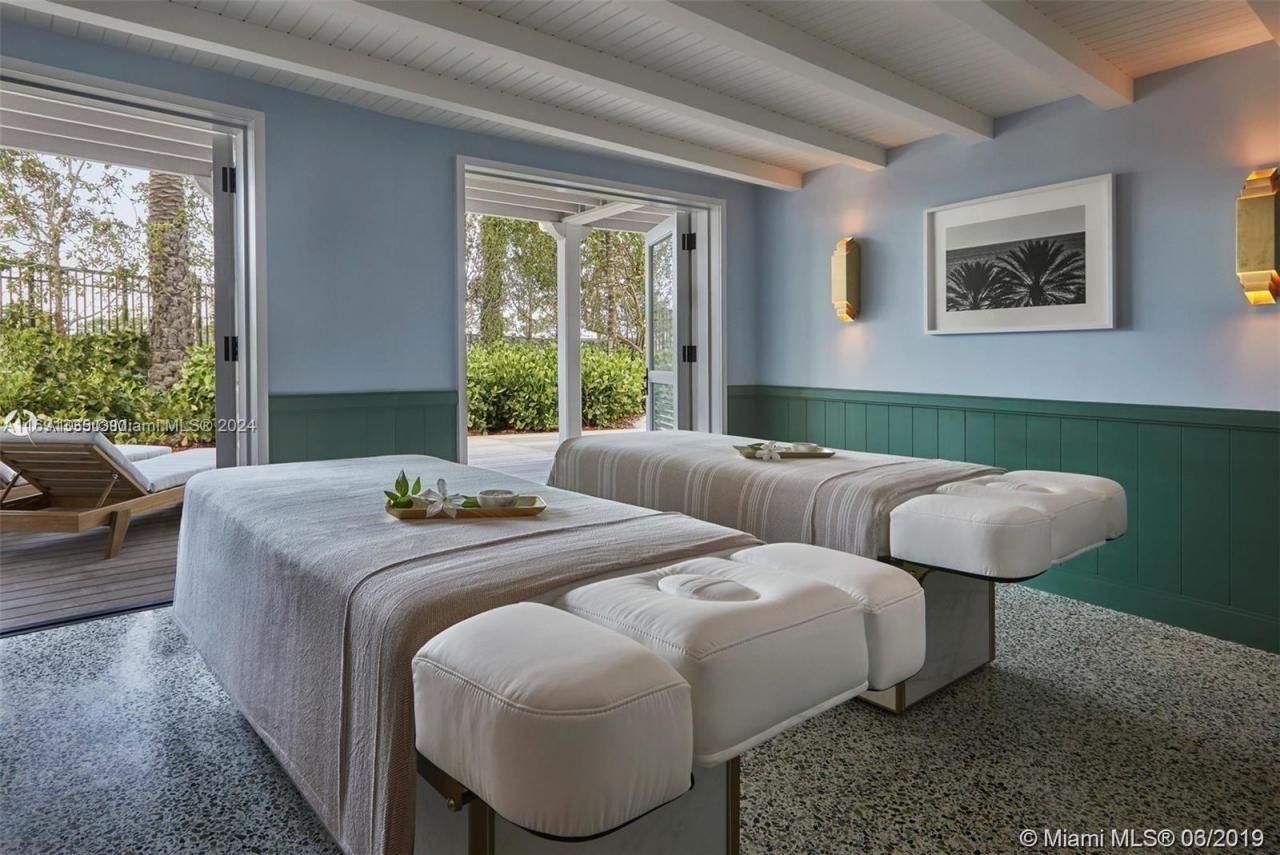 9111 Collins Ave, Unit N-PH6, Surfside, FL 33154 Photo