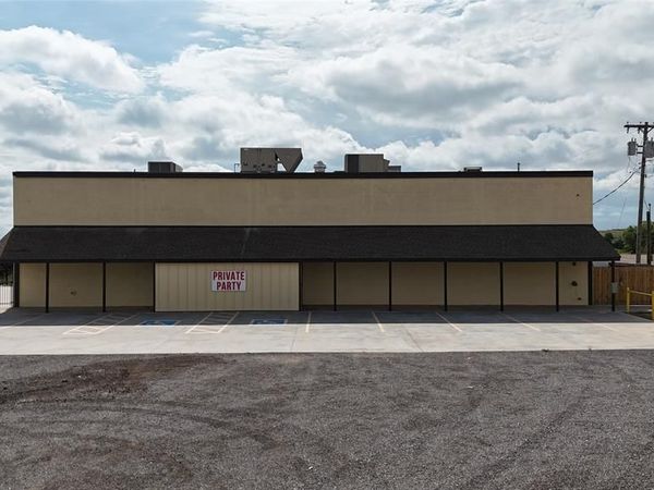 23894 S Frontage Road, Weatherford, OK 73096