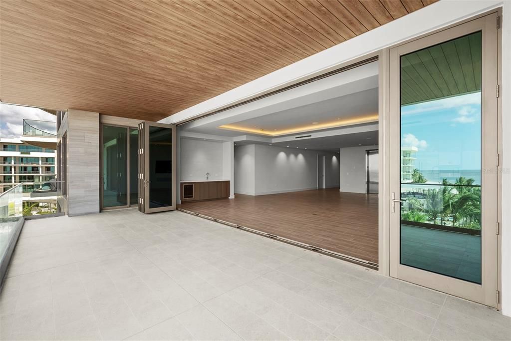 1561 Gulf Of Mexico Drive, Unit 403, Longboat Key, FL 34228 Photo