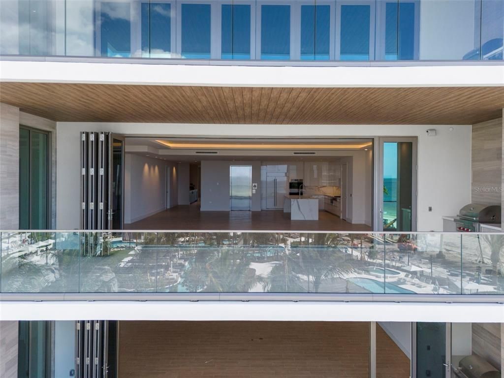 1561 Gulf Of Mexico Drive, Unit 403, Longboat Key, FL 34228 Photo