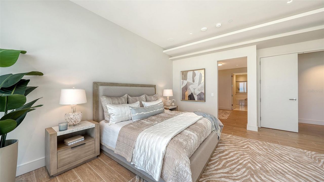 1561 Gulf Of Mexico Drive, Unit 403, Longboat Key, FL 34228 Photo