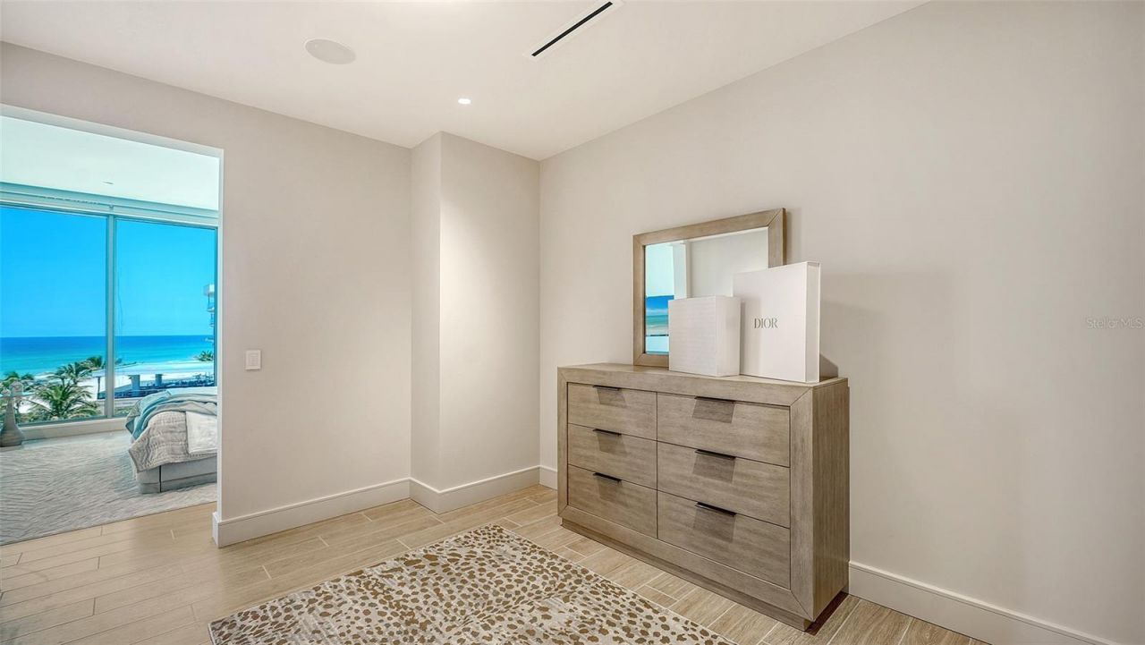 1561 Gulf Of Mexico Drive, Unit 403, Longboat Key, FL 34228 Photo